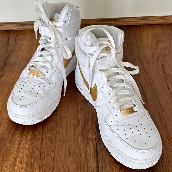 NIKE Air Force 1 High - Picture 1 of 10